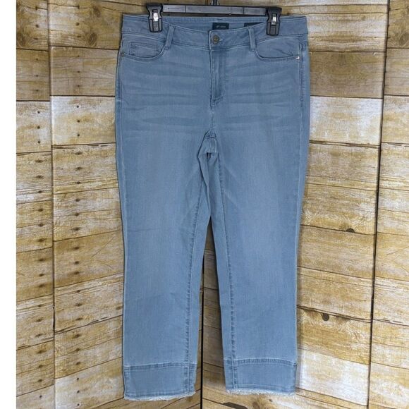 J.JILL DENIM AUTHENTIC FIT CROPPED CASUAL EVERYDAY WEAR FRAYED JEANS SIZE 8 - Picture 1 of 3